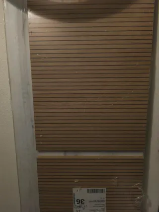 Cabecero de madera nuevo y embalado