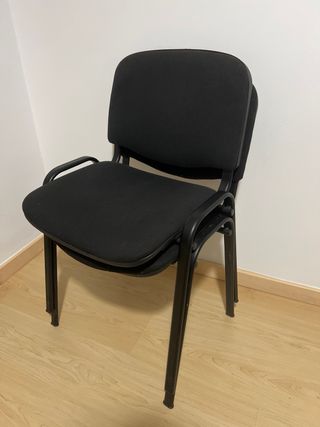 2 Sillas Negras Metálicas