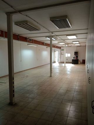 Nave industrial en alquiler en Segle XX en Terrassa