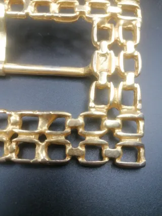 Fibbia vintage metallo dorato design a maglie