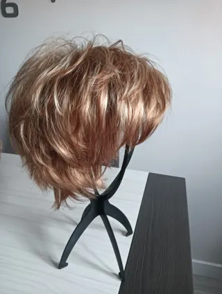 Peluca castaña y rubia