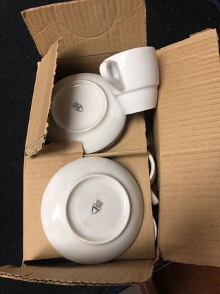 Juego de café y vajilla azul y blanco