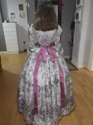 Traje de Fallera Blanco y Morado