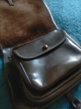 Bolso de cuero marrón