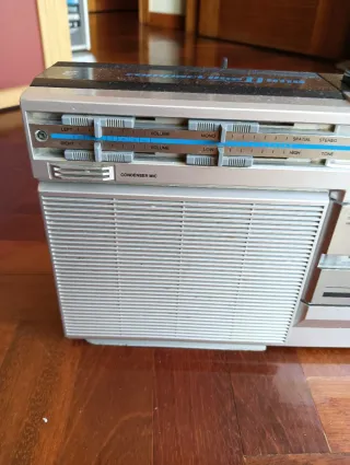 Radio Cassette Philips Plata y Negro. Vintage.