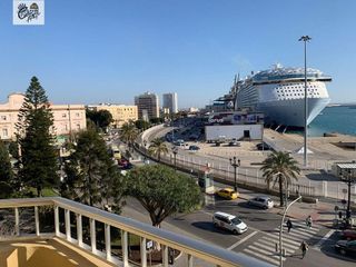 Piso en venta en Centro Histórico - Plaza España en Cádiz