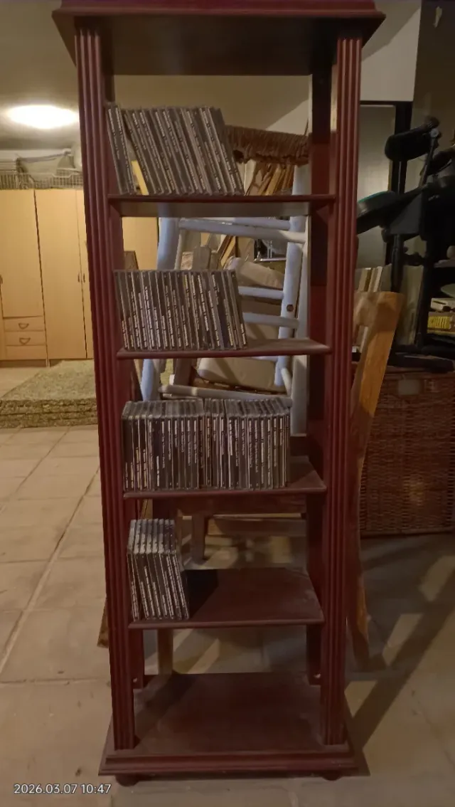 Colección música clasica Mueble y CDs