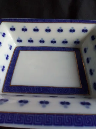 Cenicero de porcelana azul y dorado