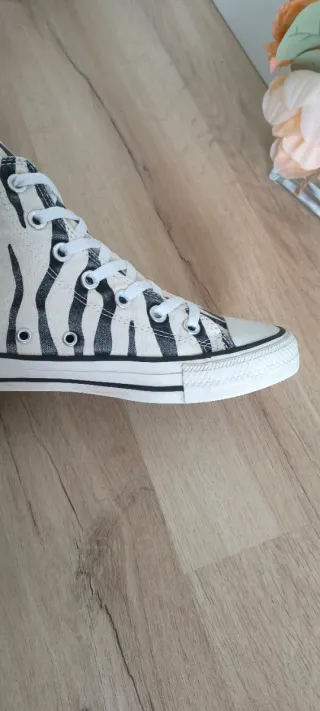 Converse talla 39 estampado cebra (super-tendencia