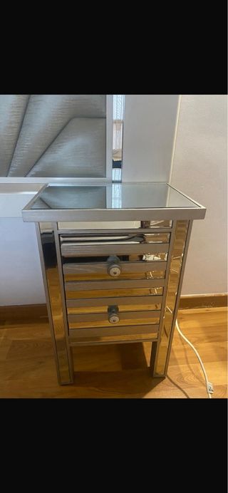 Dormitorio Matrimonio: Cama 1.40 + 2 Mesitas