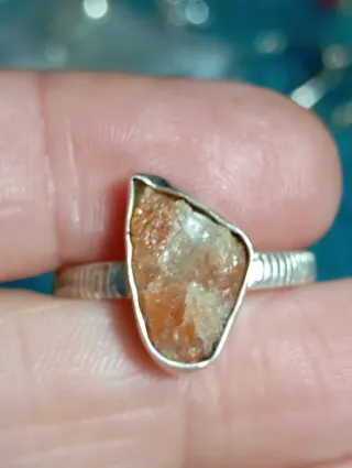 Anillo Plata Ley Piedra sol en bruto