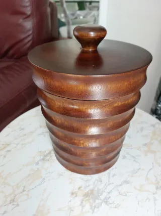 Cubitera de madera ondulada con tapa