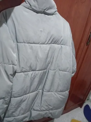 Chaqueta acolchada Pull&Bear gris mujer