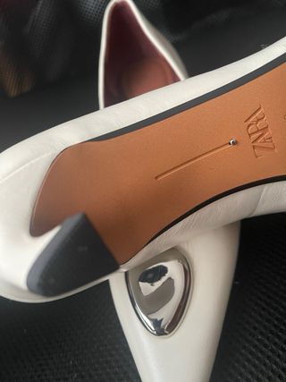Zapatos Zara Tacon kitten,  Piel Blanco Talla 38