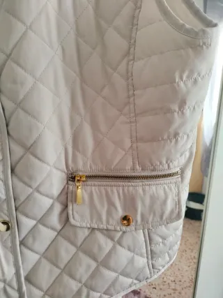 Chaleco acolchado Corte Inglés beige