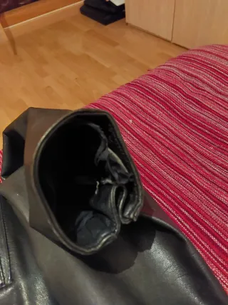 Cazadora de cuero negra talla XL con cinturón