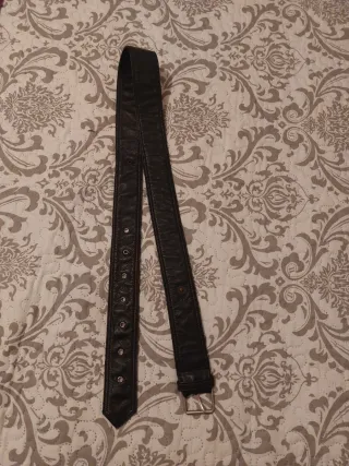 Cazadora de cuero negra talla XL con cinturón