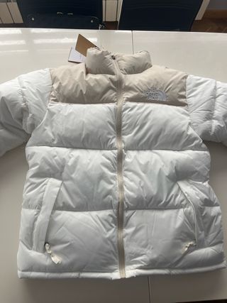 Cazadora The North Face blanca y beige