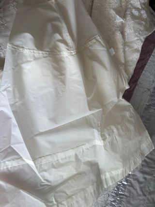 Vestido de Novia Blanco Encaje con can can funda