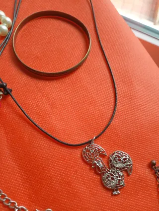 Lote collares y pulseras bisutería