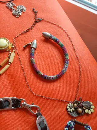 Lote collares y pulseras bisutería