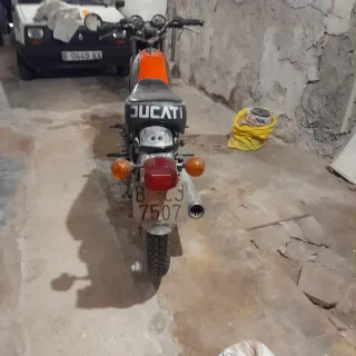 Ducati 250 Road Moto Clásica