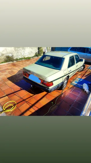Mercedes-Benz Clase E 1986