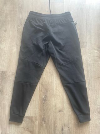 Pantalón Nike Tech Fleece Negro