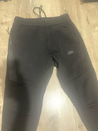 Pantalón Nike Tech Fleece Negro