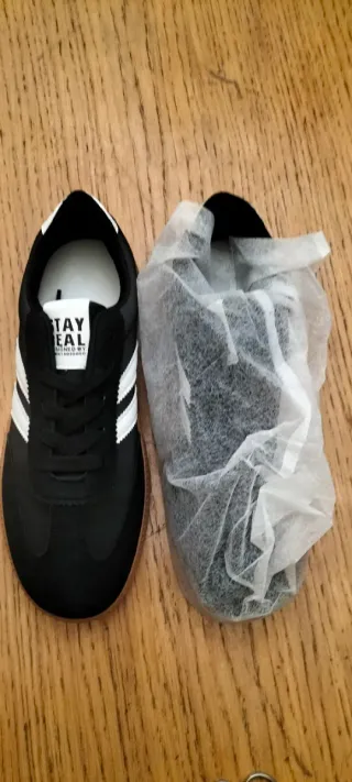 Zapatillas Negras Blancas Nuevas