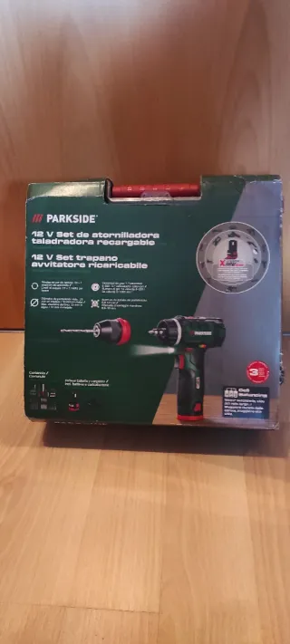 Taladro con varios accesorios