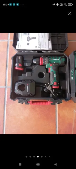 Taladro con varios accesorios