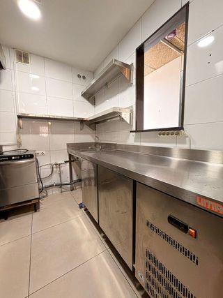 Local comercial en alquiler en Santa Eulàlia en Hospitalet de Llobregat, L´