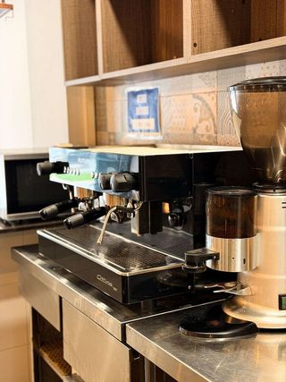 Local comercial en alquiler en Santa Eulàlia en Hospitalet de Llobregat, L´