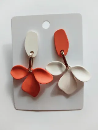 Pendientes pétalos naranja y beige