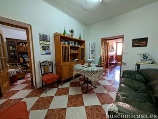 Chalet en venta en Linares