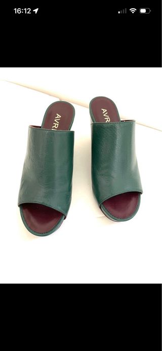 Zapatos de cuña Avril Grau verdes