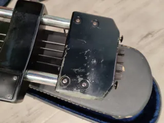 Bajo Westone The Rail