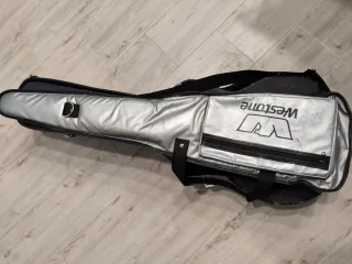 Bajo Westone The Rail