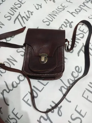 Bolso de cuero marrón.Negociable.