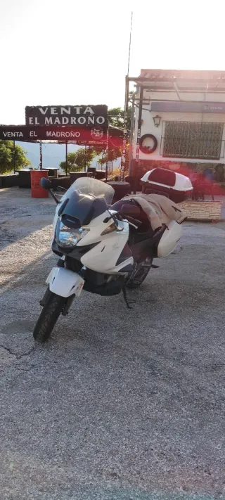 Honda Deauville 700 Blanca