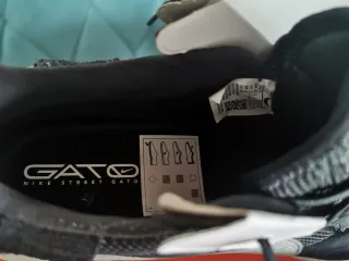 Zapatillas Nike Streetgato Negras y Plateadas