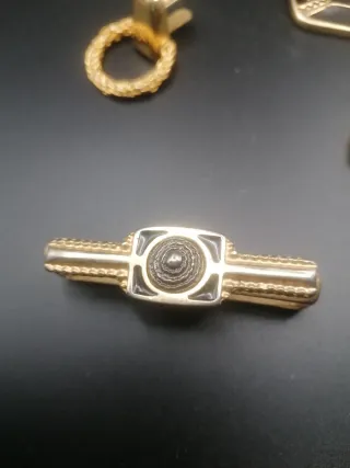 Fibbie e accessori metallici dorati