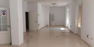 Local comercial en venta en Montijo