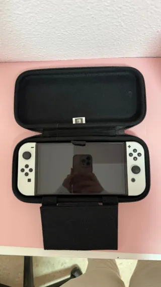 Nintendo Switch OLED Blanca y Negra