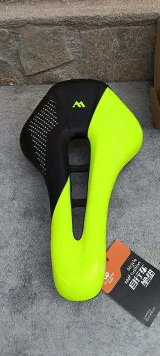 JUEGO DE SILLIN DE GEL, PUÑOS Y PEDALES AMARILLOS