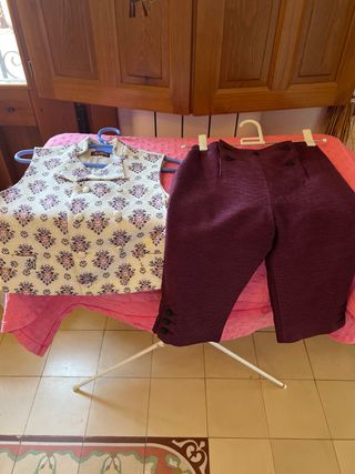 Traje Torrentí Llorca Talla 14 Morado.