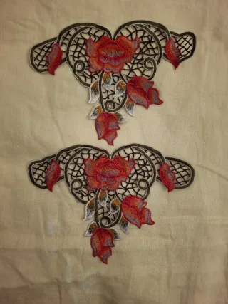 2 Apliques Bordados Flores