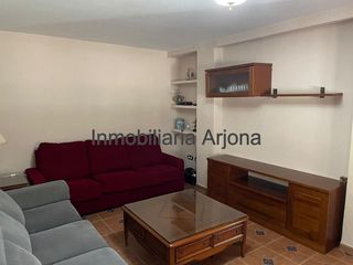 Casa adosada en alquiler en Lucena