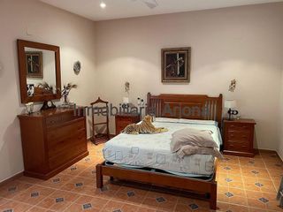 Casa adosada en alquiler en Lucena